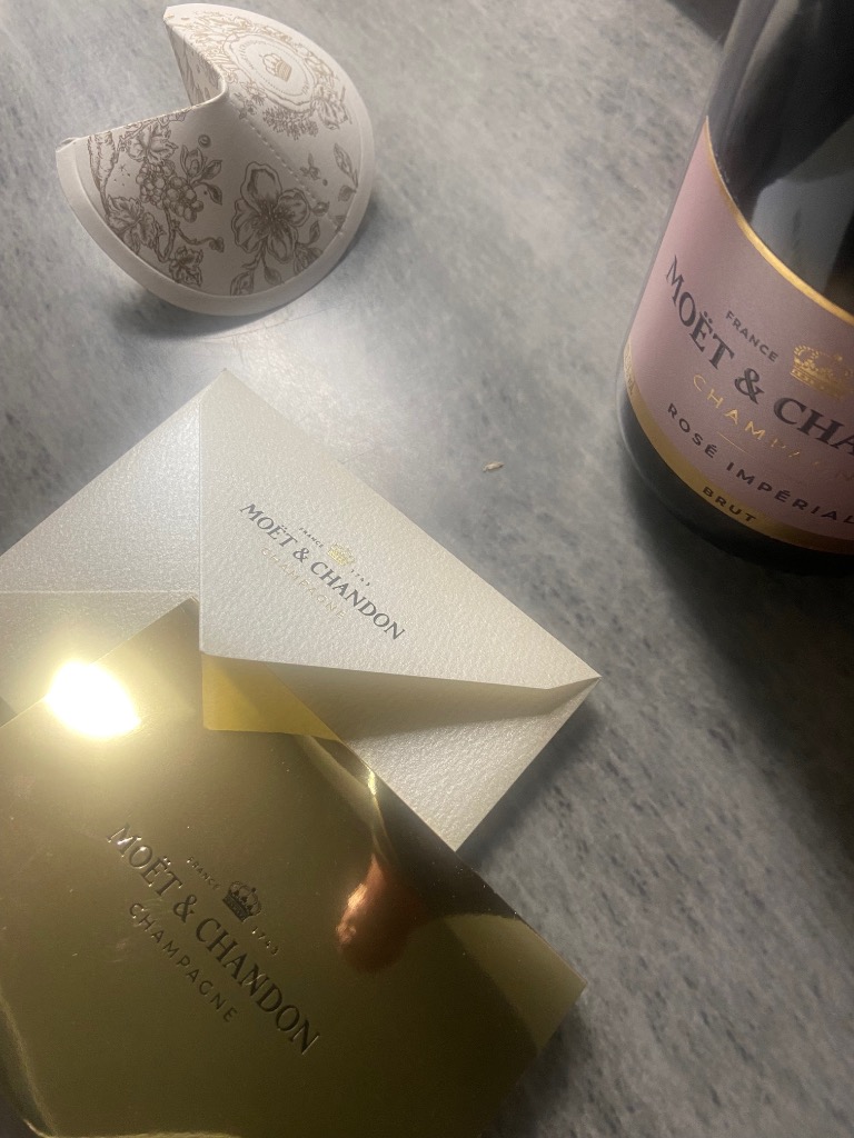 MOET&CHANDON <数量限定オリジナルチャーム付> モエ・エ MOET&CHANDON <数量限定オリジナルチャーム付> モエ・エ