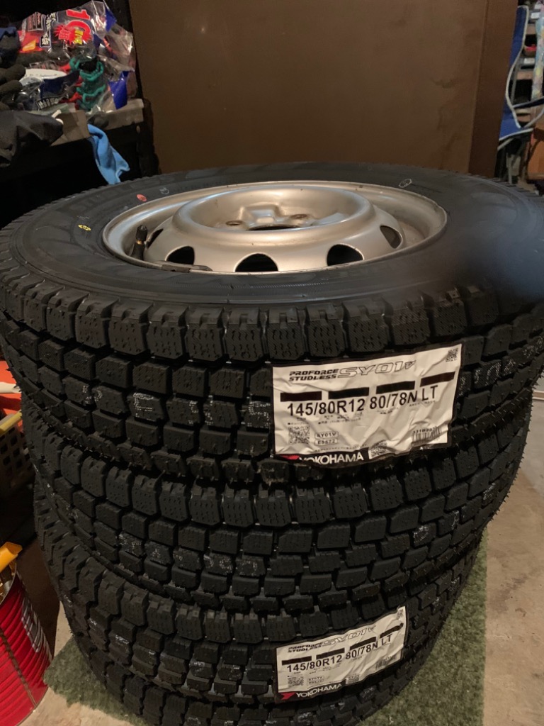 145/80R12　80/78N（145R12 6PR） YOKOHAMA ヨコハマ SY01V バン 商用車用スタッドレスタイヤ よく粘る 長くもつ  4本セット 軽トラ2023年製造