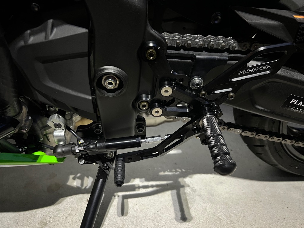 STRIKER（ストライカー） スペシャルステップキット（ブラックハード
