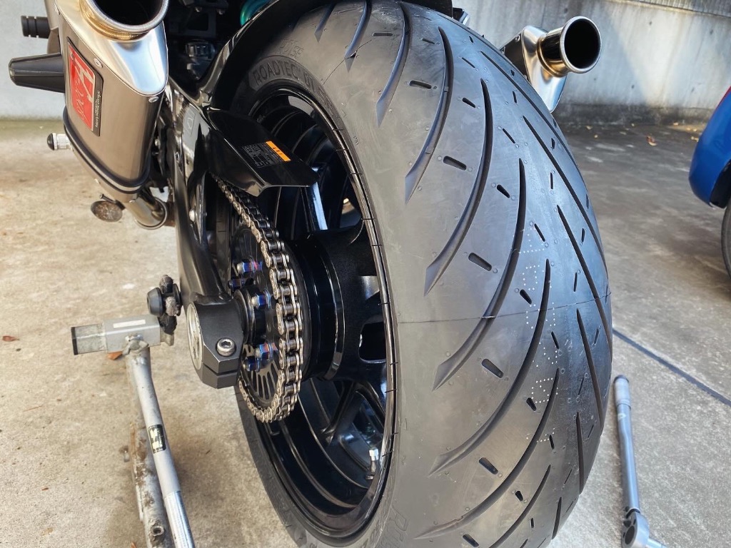 ロードテック01 190/55ZR 17 迎春アウトレット：（120/70ZR17 ＆ 190/50ZR17） メッツラー