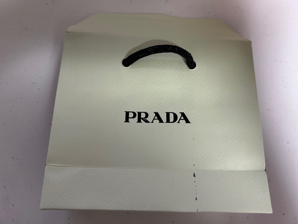 【未使用】PRADA BALM ショッパー付き ショッパー付き❗️】PRADA リップバーム - メルカリ