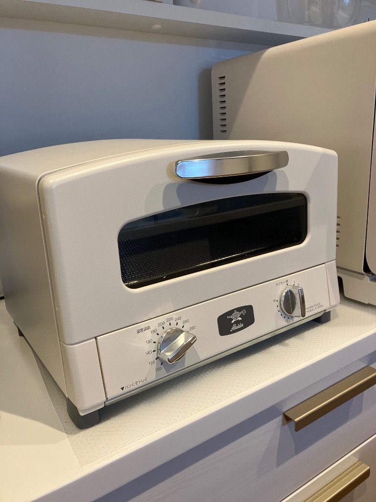 新品　未使用！アラジン グラファイトヒーター　ホワイト AET-GS13N(W) アラジン Aladdin AET-GS13N(W) ホワイト トースター
