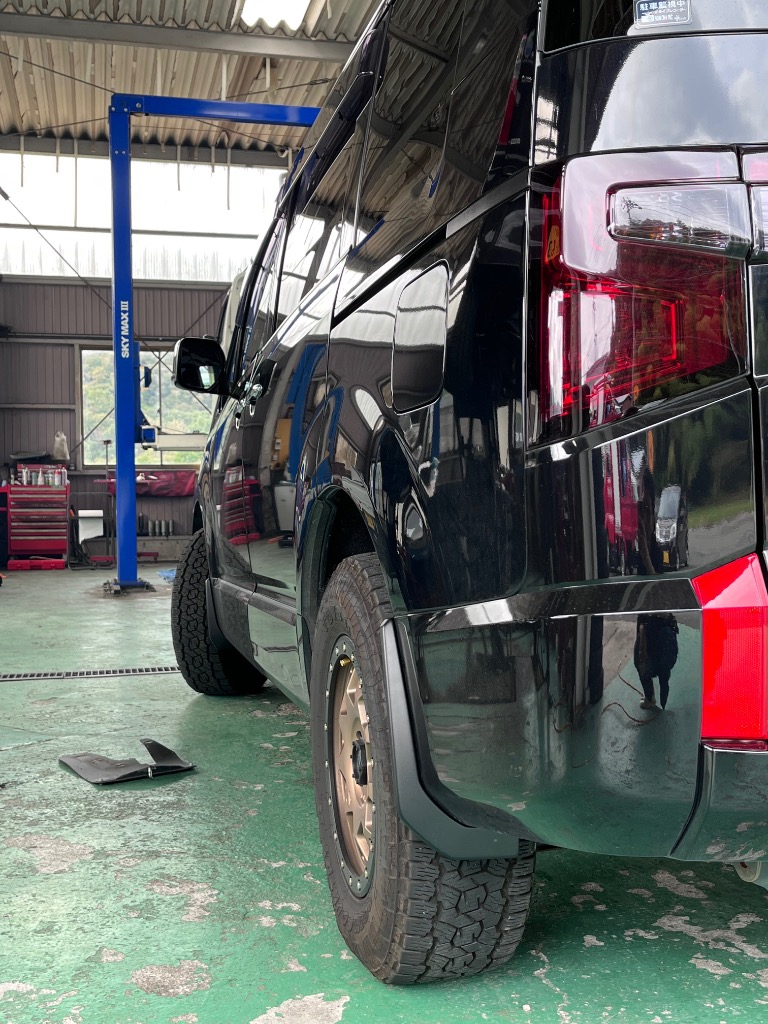 y*n様 デリカD:5マッドガードセットM'z SPEED ◆楽天¥35,403 M'z SPEED [デリカD:5]クロスライン マッドガードセット【AES製