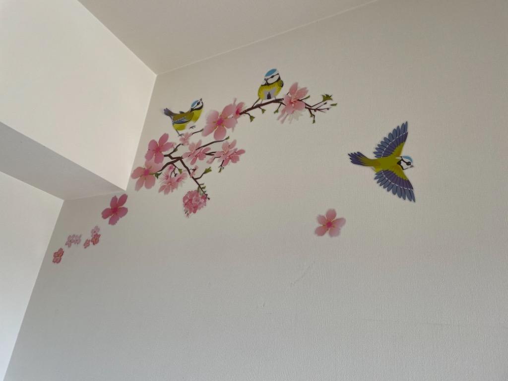 ウォールステッカー 桜と野鳥 和風 壁紙シール 春らしい 桃色 開花