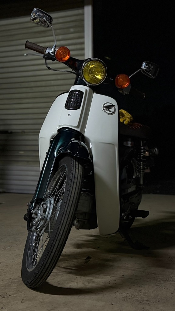 AA01 リトルカブ FI用 純正レッグシールド キック用ココナッツホワイト 新品