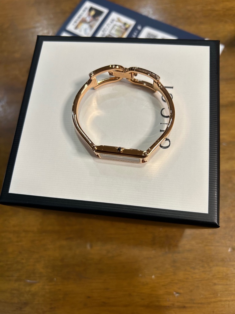 GUCCI（グッチ） バングル 時計 1500 ダイヤモンド レディース