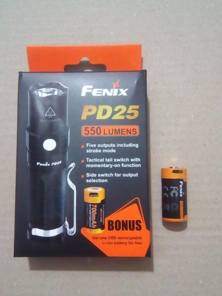 Fenix/フェニックスライト】PD25 XP-L V5 LED タクティカル フラッシュ