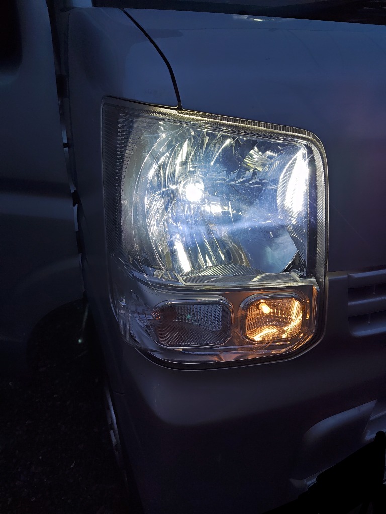 日産 NV100クリッパーリオ H27.3- DR17W ヘッドライト D4R
