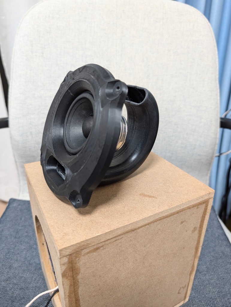 BOSE Home Speaker 300 に内蔵の フルレンジスピーカーユニット BOSE Home Speaker 300 に内蔵の フルレンジスピーカーユニット