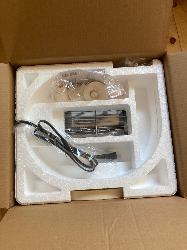 NIPLIFE 電気ヒーターNUKUREA ヌクレア 暖房器具 赤外線ヒーター