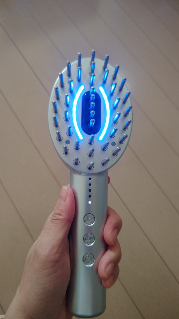 NIPLUX 美顔の秘訣は頭筋から 電気ブラシ 美顔器 EMS LIFT BRUSH