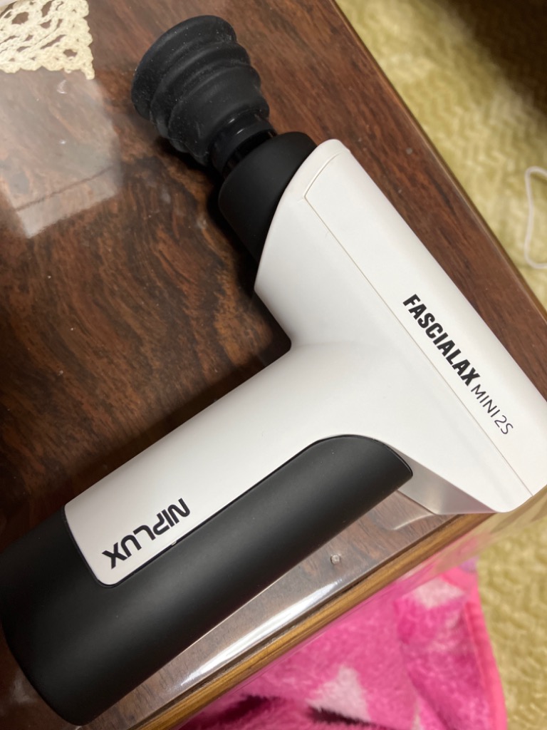 NIPLUX 顔にも使えるマッサージガン 軽量 マッサージ器 小型 NIPLUX 顔にも使えるマッサージガン 軽量 マッサージ器 小型