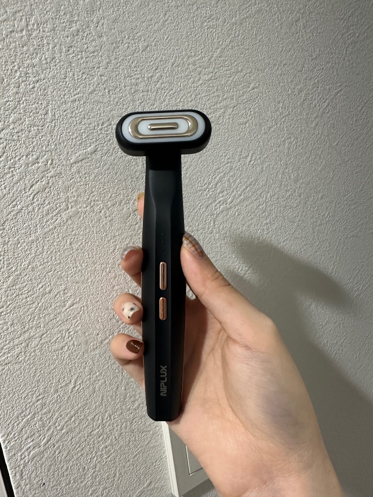 NIPLUX 目元ケアの常識を超える 目元美顔器 REFINE EYE
