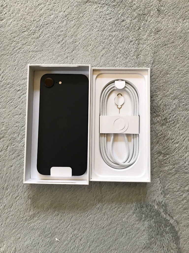 iPhone 『新品未開封』iPhone 16e 128GB SIMフリー MD1Q4J/A