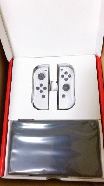 新品外箱傷みあり』Nintendo Switch (有機ELモデル) HEG-S-KAAAA