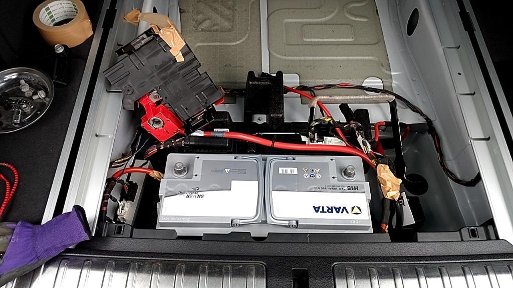 多様な バッテリー VARTA 570-901-076 AGM輸入車用バッテリー E39
