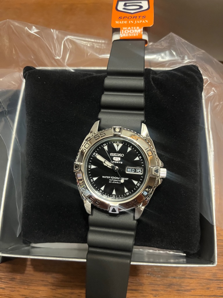 セイコー 腕時計　2点セット Seiko 5 SEIKO セイコー 腕時計 メンズ 海外モデル MADE IN