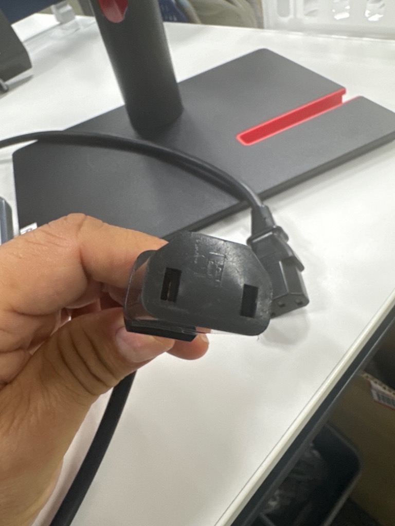 27インチ液晶モニターLENOVO P27h-30 2022年製【スタンド無】① ThinkVision T27h-30(27型/2560×1440/IPS/USB-C/高さ・縦回転