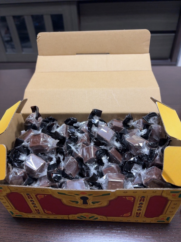 meito アルファベットチョコ 約100粒 宝箱 アルファベットチョコレート