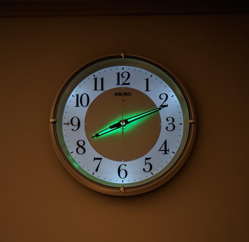 セイコー SEIKO 掛け時計 壁掛け KX233W 電波時計 緑に光る針 ファイン