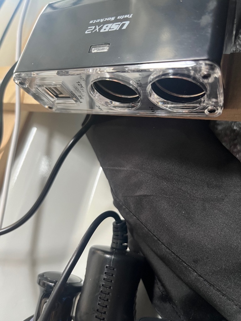 シガーソケット 2連 USB 増設 電源 2口 2ポート 12V車専用 1,000mA