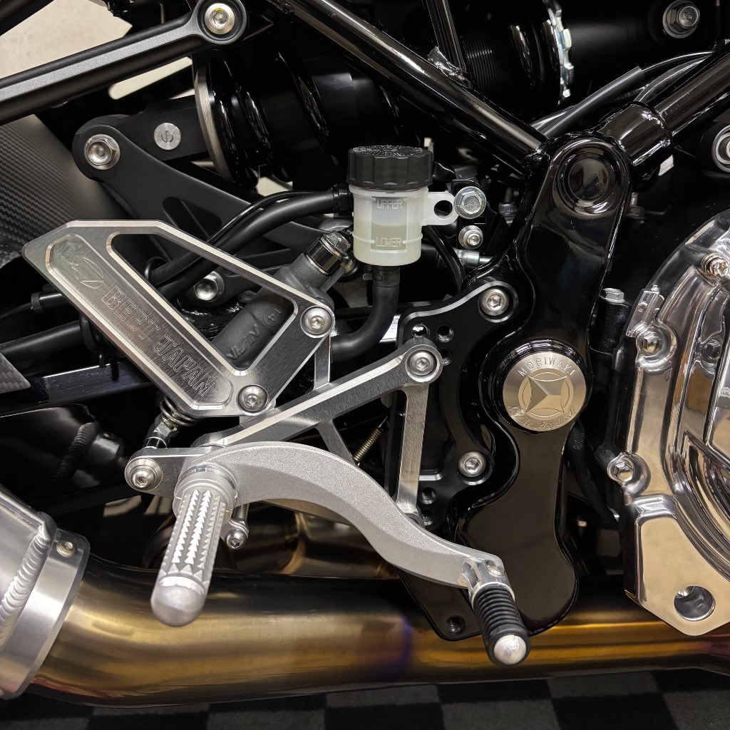 BEET Z900RS('18) ハイパーバンク シルバー 固定式 0111-KE3-20 メーカー在庫あり ビート BEET バックステップ 18年-19