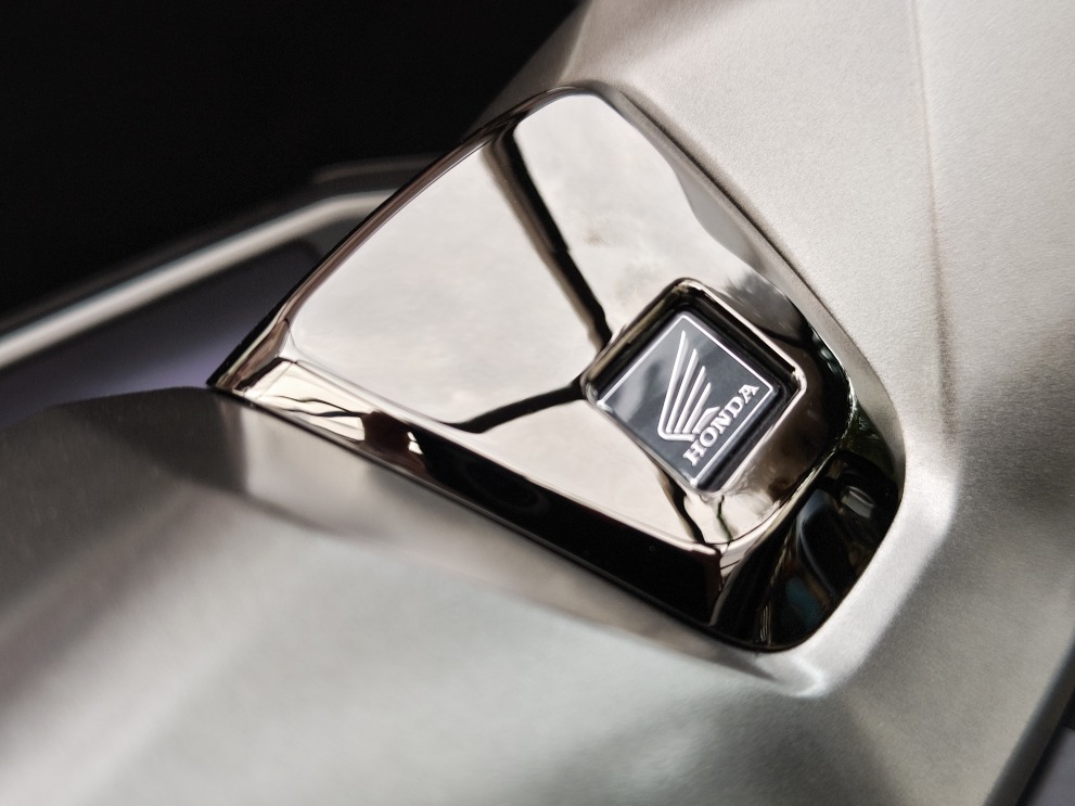 美品新品未使用ホンダＰＣＸ１２５ＰＣＸ１６０カーボン調フロントカバーガーニッシュ 楽天市場】ホンダ PCX(JK05) PCX160(KF47) カーボン フロント