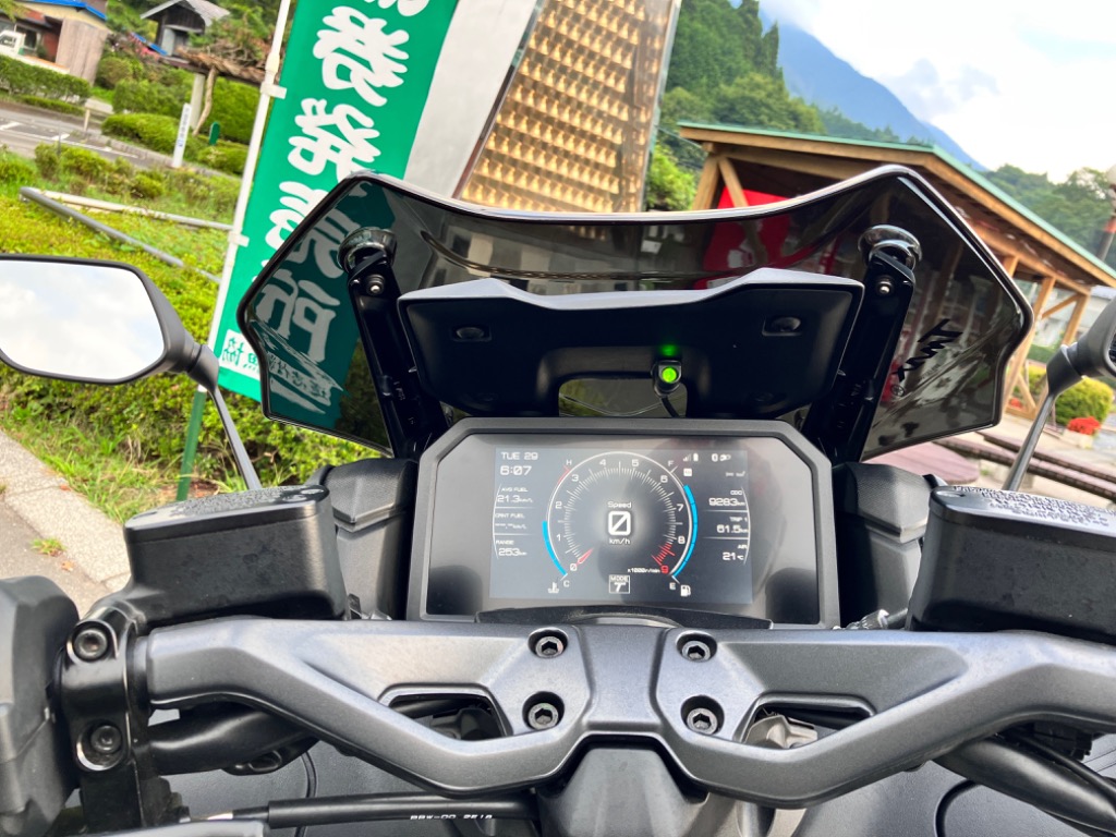 ワイズギア YAMAHA TMAX560('22-) スポーツスクリーン Q5K-YSK-124-R01