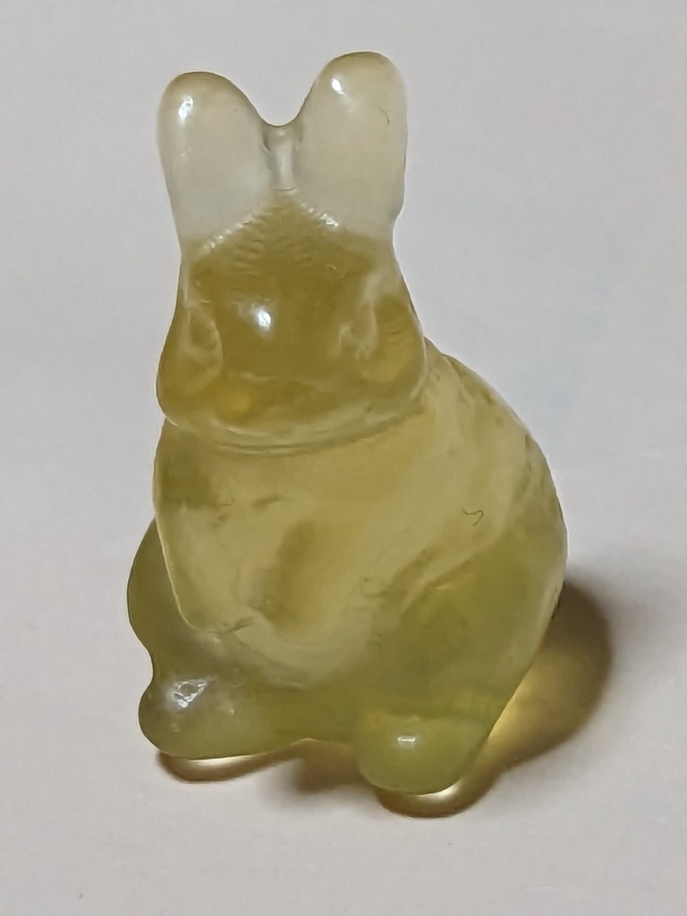 うさぎ フローライト 彫り物 (25) 約19mm ミニ フィギュア 2023 干支 