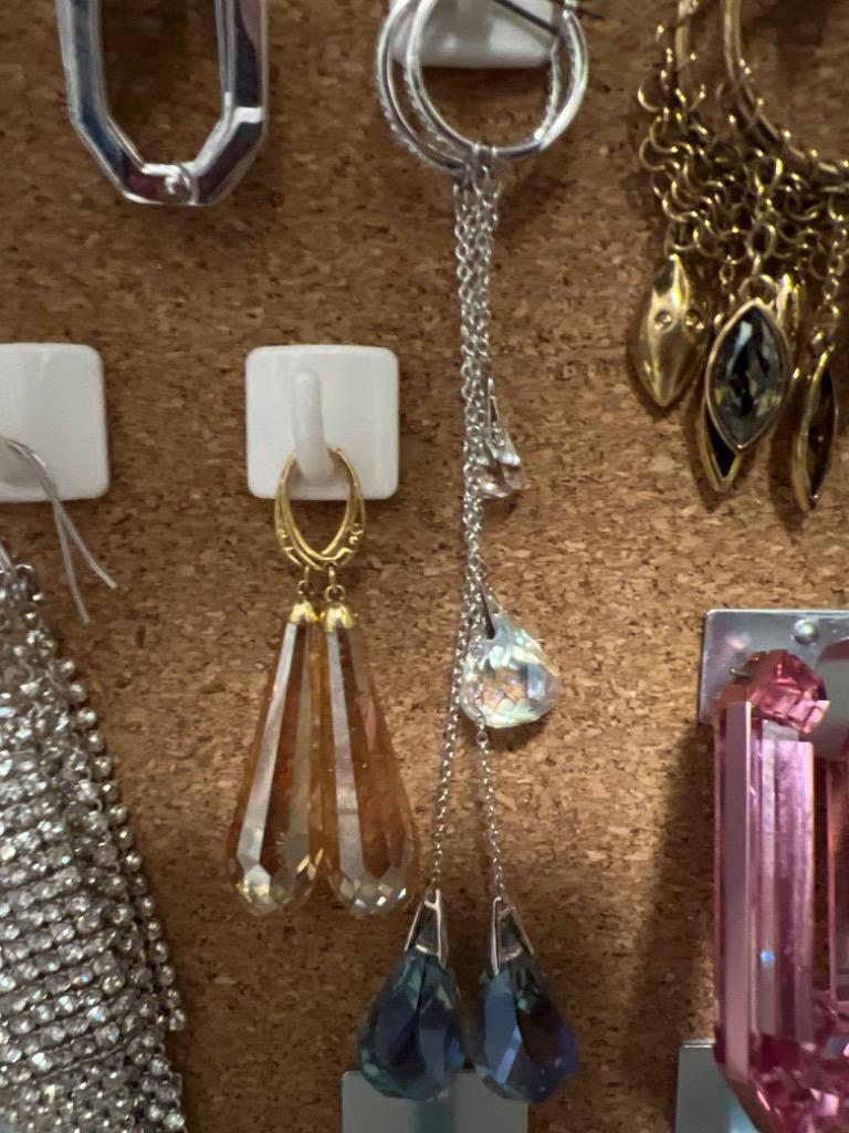 SWAROVSKI スワロフスキー Swarovski Spirit フープピアス