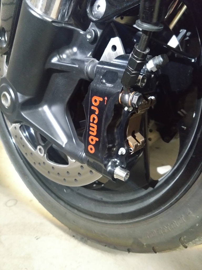 ブレーキャリパー ラジアルキャリパー 4ピストン 82mm FOLAMDO brembo (ブレンボ) HP ラジアルキャリパー CNC GP4-RB 取付