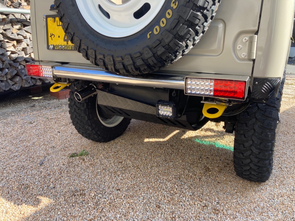 JA22　ジムニー　中古チューブバンパー前後アルミタンクガードセット！！ ジムニー用タンクガードアルミ縞板製ジムニー タンク