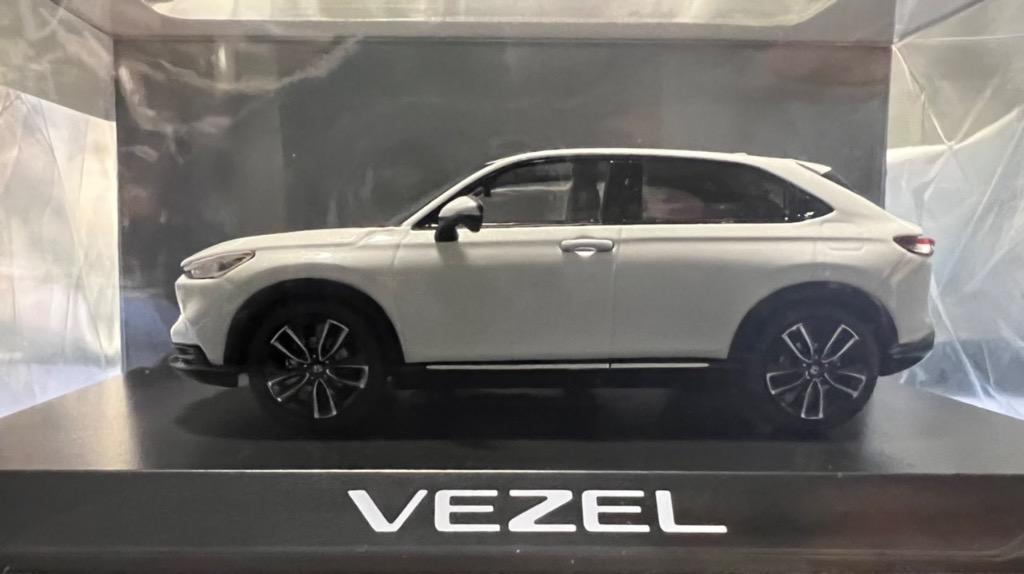 ホンダ ヴェゼル 1/43 サンライトホワイト ミニカー HJ431002SW ホンダ ヴェゼル 1/43 サンライトホワイト ミニカー HJ431002SW