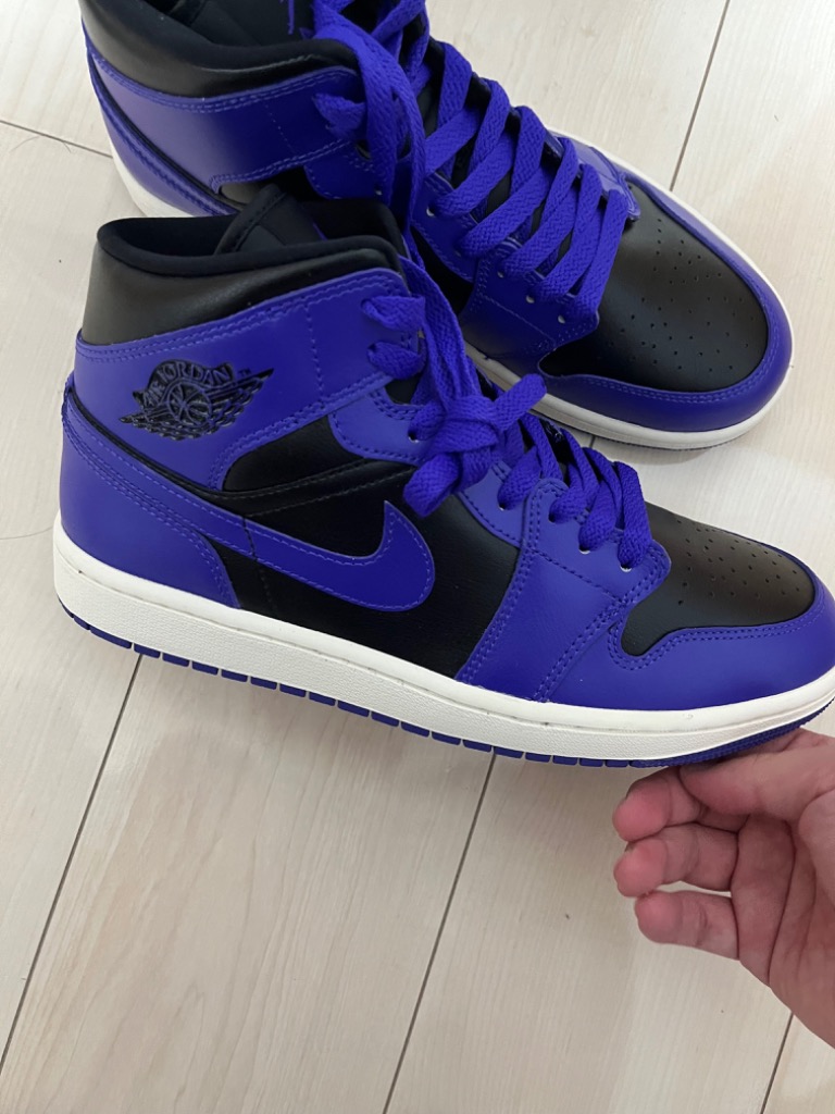 NIKE WMNS AIR JORDAN 1 MID 