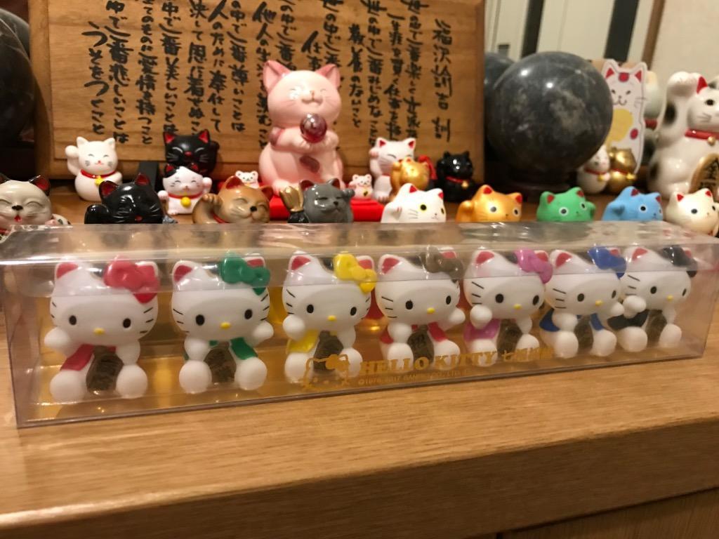 ハローキティ七福招き猫ドール (はろうきてぃ 7個入り 7体セット サンリオ Hello Kitty 人形 和装 マスコット 海外への日本土産 ギフト  贈りもの)