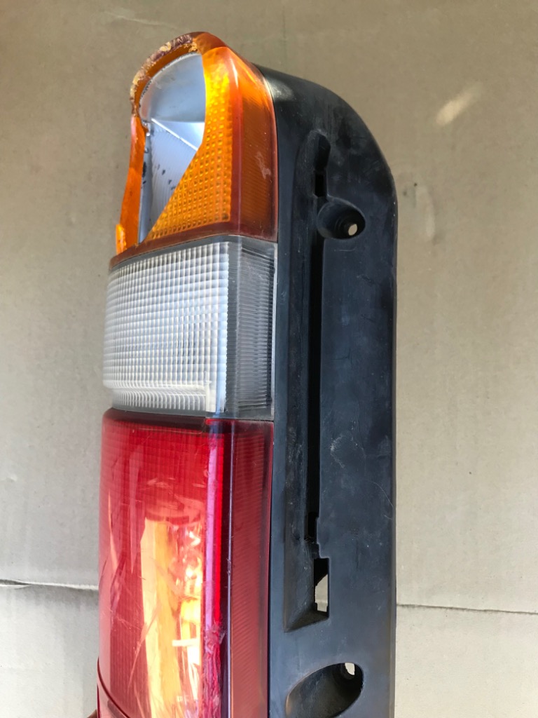 ハイエース 100系 純正タイプ テールランプ 社外品 カプラーオン