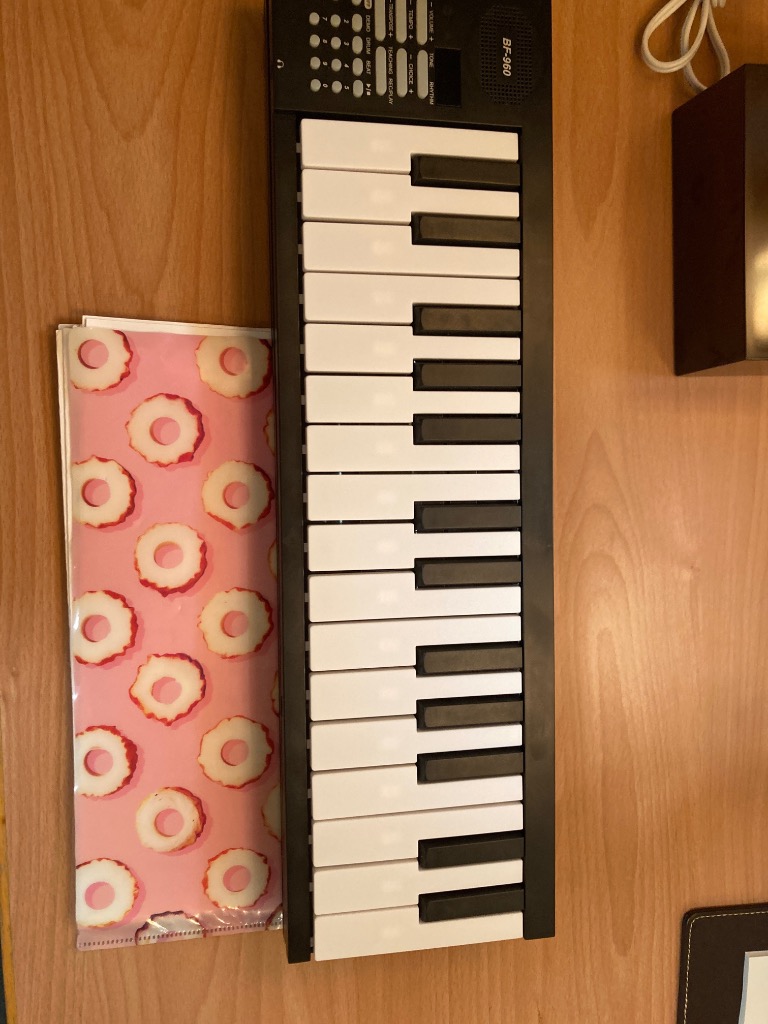 電子ピアノ 61鍵盤 電子キーボード 折りたたみ 61キー 充電式 ピアノ