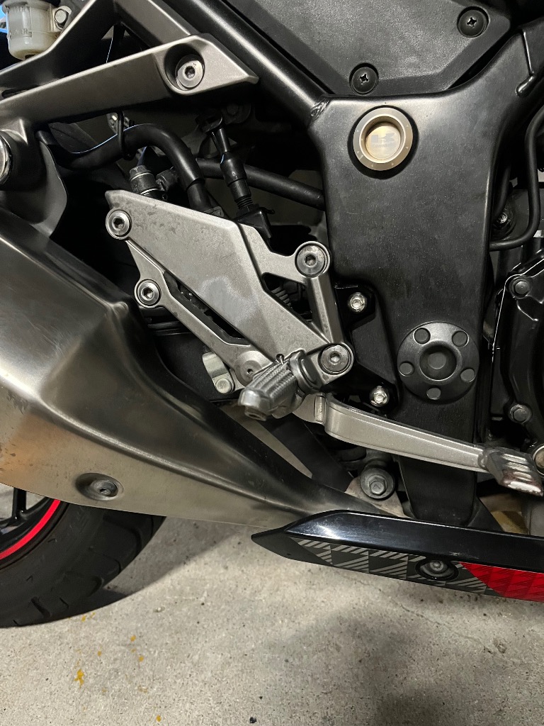 KAWASAKI Ninja250 リアステップ左 割れ無 ニンジャ250 Ninja250 EX250L 13-17年 純正タンデムステップ左