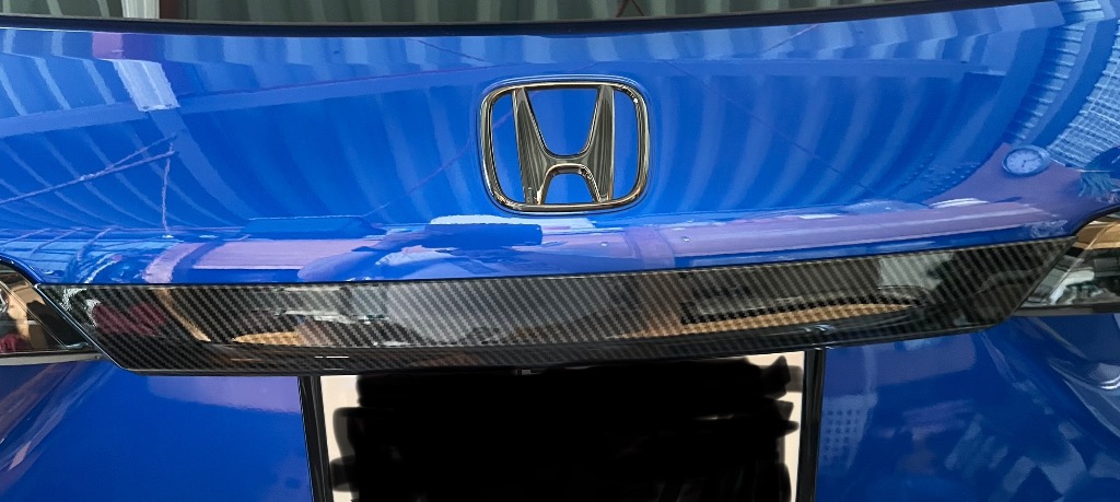 ZV001 新型ZR-V ZR-Ve:HEV rz3 rz4 rz5 rz6 テールゲート エアロ
