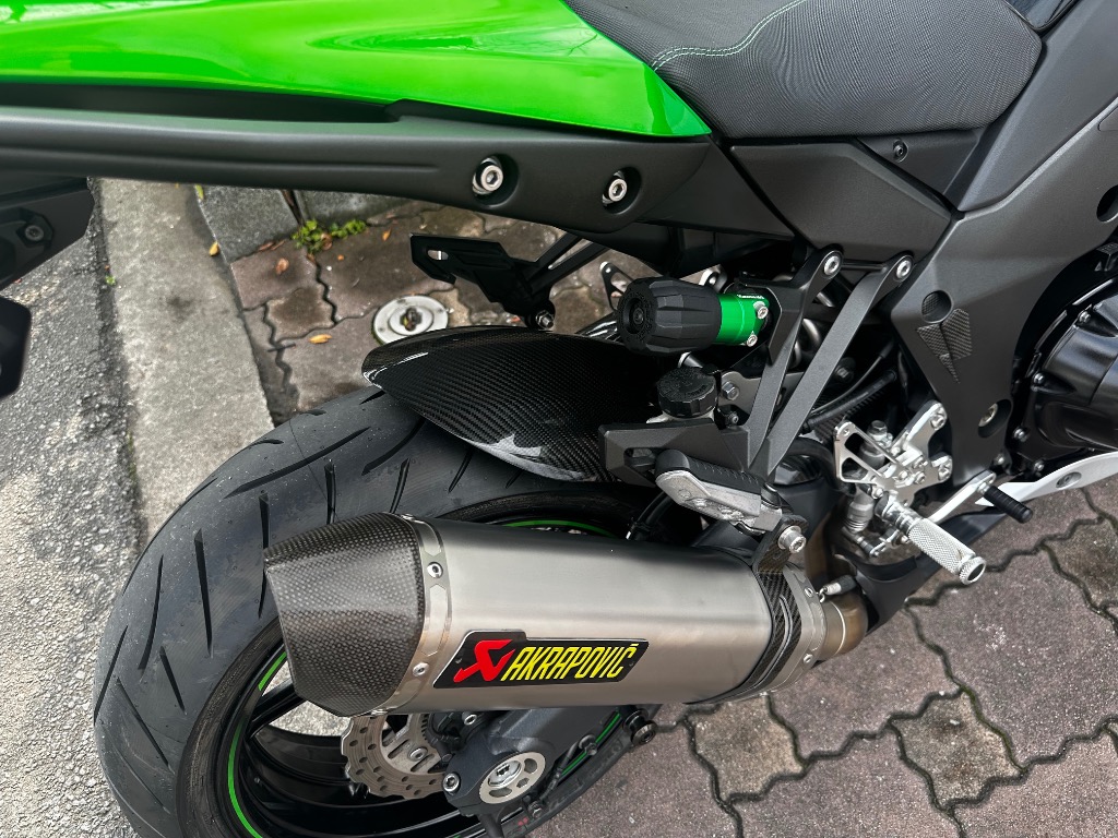 TEASER RFK04G REAR FENDER [DRY CARBON HG] KAWASAKI Z1000 (14