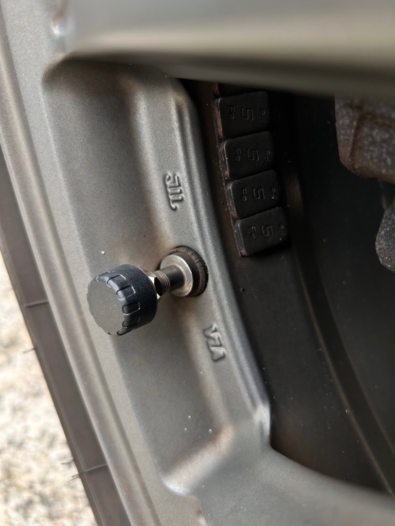カシムラ TPMS 車用空気圧センサー 車内でタイヤの空気圧/温度を