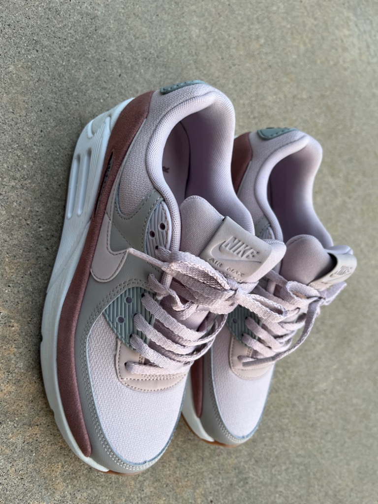 【NIKE】エアマックス 90 LV8 パールピンク 厚底 スニーカー ピンク系 Nike AIR MAX 90(ナイキ エアマックス90) スニーカー