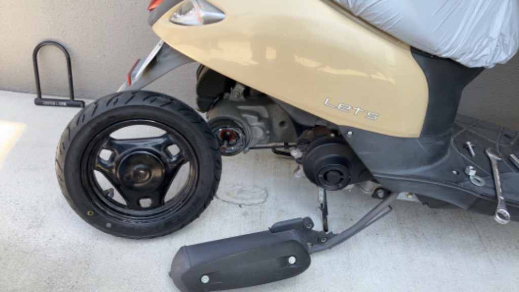レッツ4 アプリオ ポシェ 80/90-10 2本セット バルブ クリーム付き バイクタイヤ タイヤ 80/90-10 T/L 2本セット ビーノ レッツ4