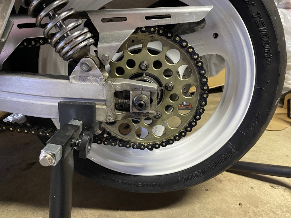 ゼファー750/RS CYCバイクチェーン ブラック/ゴールド 黒/金 525