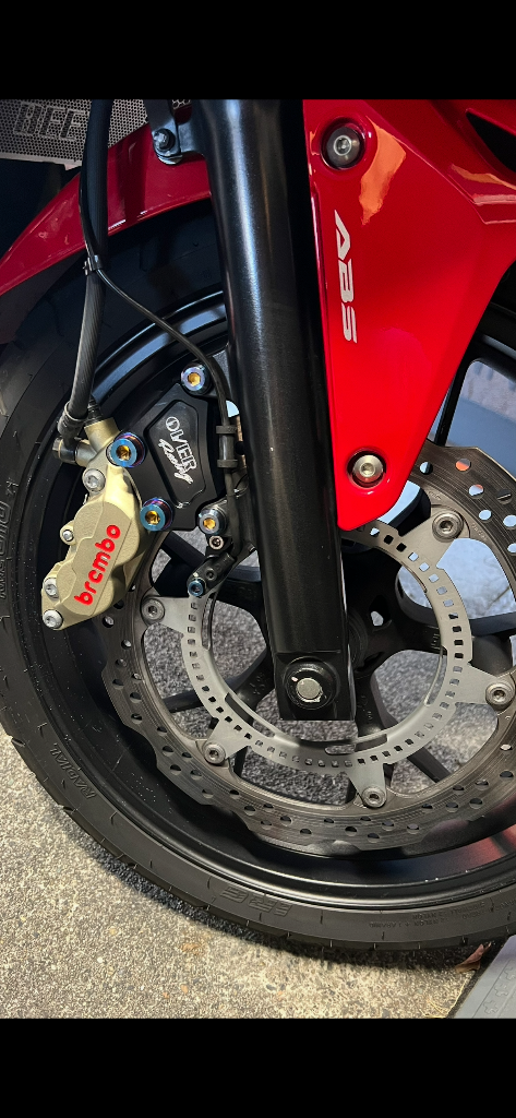 brembo ブレンボ 4ポットキャスティングキャリパー 40mmピッチ