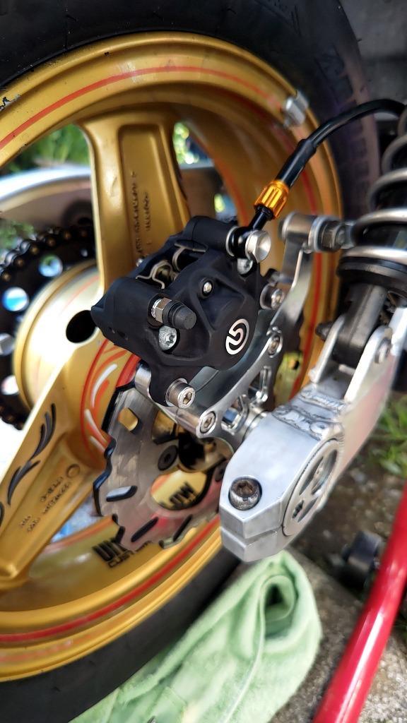 brembo ブレンボ 2ポット ラージピストンキャリパー（通称：新カニ）ブラック 20.B852.52 (20-B852-52) :20-B852-52:ラフアンドロード  ヤフー店 - 通販 - Yahoo!ショッピング