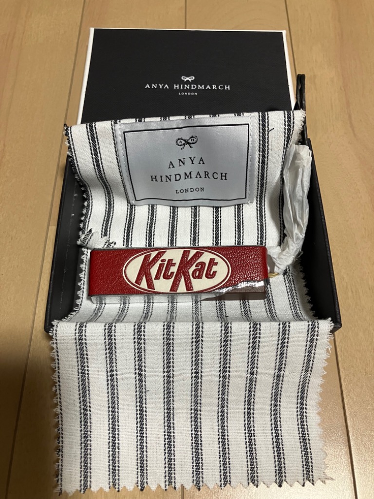 ANYA HINDMARCH アニヤハインドマーチ キーリング Charm 193757