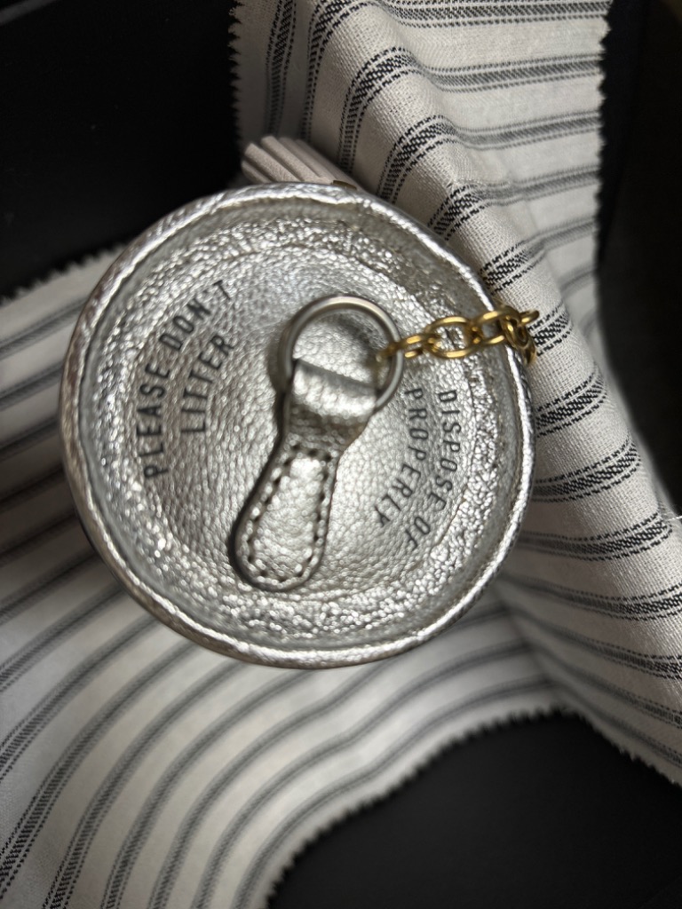 希少★ANYA HINDMARCH コカコーラコラボ コインケース 小物入れ 白 楽天市場】ANYA HINDMARCH アニヤハインドマーチ コインケース