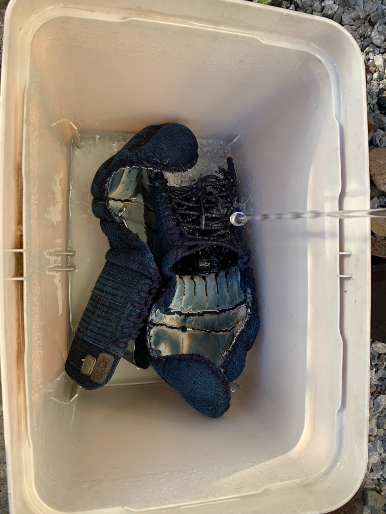 かたつむり甲手　手の内ウルトラスェード濃紺 東レ ウルトラスェード白 甲手修理用手の内 片手分 紺ヘリ付