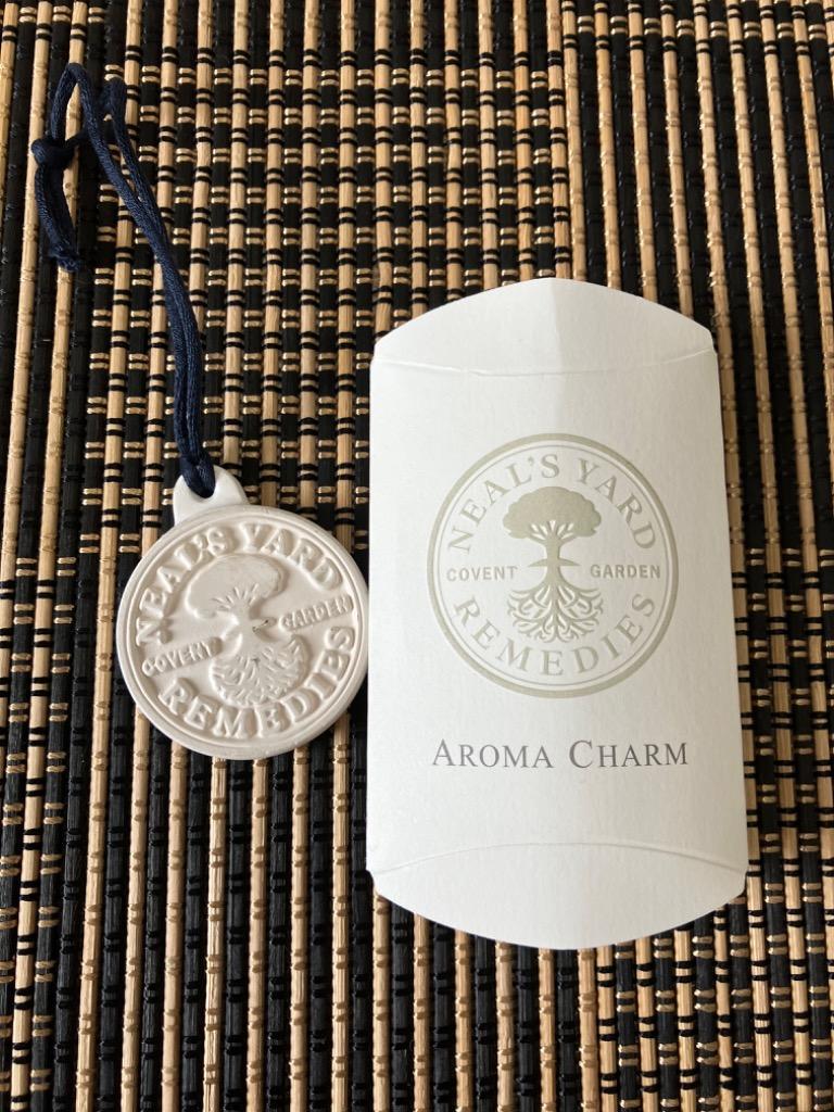 NEAL'S YARD REMEDIES 正規品 アロマチャームNYR ロゴ付箱入り